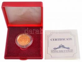 1991. 10.000Ft Au "II. János Pál pápa látogatása" dísztokban, tanúsítvánnyal (7,02g/0.986)...