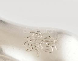 Ezüst (Ag) nyelű kés, jelzett, kopott, vésett monogrammal, h:20cm, bruttó: 323g