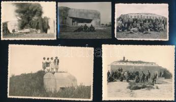 cca 1940-1941 Károly vonal bontása, 4 db fotó, kettő a hátoldalakon feliratozva, a képeken munkaszolgálatosokkal, (1940. nov. 2., Biharszentjános, 204/2. T. szak.), valamint hölgyek csoportképe egy Csízfürdői erődön, fotólap, a hátoldalon feliratozva, 8x13 cm és 6x8 cm