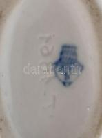 Zsolnay virágmintás porcelán váza, jelzett, kopott, m:11cm