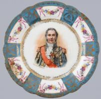 François Joseph Lefebvre (1755-1820) francia tábornokot ábrázoló porcelán tál, matricás, jelzett, kopásnyomokkal, d: 15,5 cm