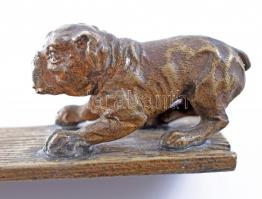 1915 Buldog katonai sapkákkal, bronz emlék, h: 13,5 cm