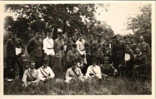 Magyar katonák csoportja / Hungarian military, group of soldiers. photo (fl)