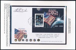 Charlie Duke (1935- ) amerikai űrhajós aláírása Holdraszállás számozott emlékborítékon / Signature of Moon landing American astronaut on cover