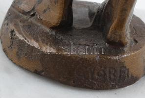 Győrfi Sándor (1951-): Női akt. Öntött, patinázott bronz, márvány talapzaton, jelzett, m: 26 cm