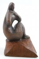 Szovjet anyácska, kerámia, fa talapzaton, jelzés nélkül, m: 30 cm