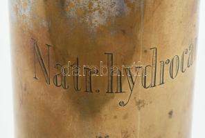 Patikaedény. Réz, fedeles, Natr, Hydrocarbonic gravírozott felirattal. XX. sz. eleje. m:18 cm