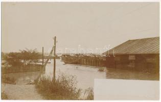 1899 (Vorläufer) Pozsony, Pressburg, Bratislava; árvíz a rakpartnál, Délnémet duna gőzhajózási társaság / Hochwasser / flood at the quay. photo