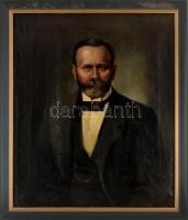Olvashatatlan jelzéssel, feltehetően 1900 körül működött festő alkotása: Elegáns férfi portréja. Olaj, vászon. Dublírozott. Dekoratív fakeretben, 76x63,5 cm