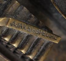 Carl Kauba (1865-1922) "A Mechanikus" Bronz, patinával. Téglalap alakú talapzat zöld márvá...