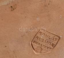 Komlós: Libás lány. Színes mázakkal festett Art Deco kerámia, jelzett, apró lepattanással. m: 29 cm