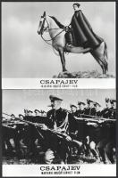 cca 1934 ,,Csapajev című szovjet film jelenetei és szereplői, 13 db vintage produkciós filmfotó, a képek sarkán törésvonal, a film illusztrált magyar plakátját külön tételben ld. a plakátok között, 18x24 cm
