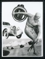 cca 1940 előtti kollázs, ismeretlen művész alkotásának későbbi prezentációja miniatűr fotón (diszkoszvető, autóversenyen), ezüstzselatinos fotópapíron, 5x3,9 cm
