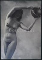 cca 1940 Gisser Gyula (1901-1986) fényképész és fotóművész hagyatékából 1 db mai nagyítás (Akt labdával), 22,6x16 cm