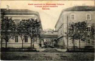 1913 Kalocsa, Kisebb papnevelde és Jézus társasági Collegium a sóhajok hídjával összekötve. Jurcsó Antal kiadása (fa)