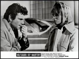 1971 Columbo hadnagy kezét, lábát és fejét töri ..., ,,Váltságdíj egy halottért" című angol fil...