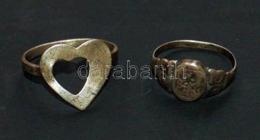 16db női ezüst gyűrű benne 5db köves