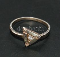 16db női ezüst gyűrű benne 5db köves