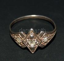 16db női ezüst gyűrű benne 5db köves