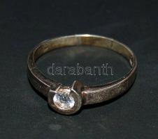 16db női ezüst gyűrű benne 5db köves