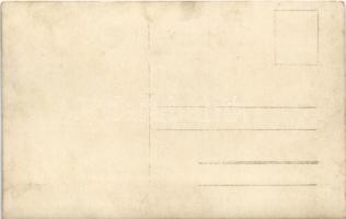 Első világháborús osztrák-magyar matrózok beszállása egy csatahajóba csónakokból / K.u.K. Kriegsmari...