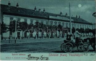 1900 Marosvásárhely, Targu Mures; Honvéd laktanya, este, lovaskocsi. Holbach E. / K.u.k. military barracks at night, horse carriage