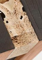 Dechandt Antal (1959-): Obeliszk, 2006. Mahagóni talapzat, tölgy felsőrésszel, tetején csont berakás...