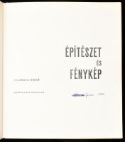 Lucien Hervé: Építészet és fénykép. Architektúra. Bp.,1968, Akadémiai Kiadó. Fekete-fehér képekkel i...
