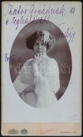1904 Fedák Sári (1879-1955) színésznő fotója Strelisky műterméből, a színésznő saját kezű dedikációjával Pásztor Árpád író, újságírónak, mint egyik darabjának címszereplője, szép állapotban, 21×13 cm