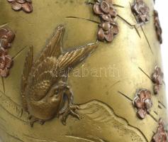 Japán 1920 körül bronz váza, relief sakura (cseresznyevirágzás) és madár ábrázolással, kopásnyomokka...