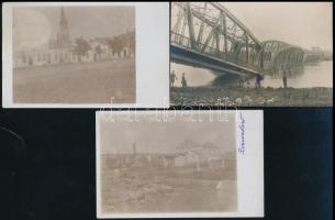 8 db vegyes I. világháborús fotólap (katonák zászlóval, lerombolt híd és épületek, stb.), tábori posta bélyegzésekkel