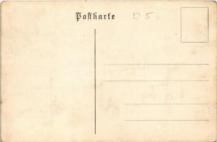 Berlin, Kunstreigenfahrer (Centralriege) der Ortsgruppe, M.d.B. Solidarität / Bicycle acrobats, circ...