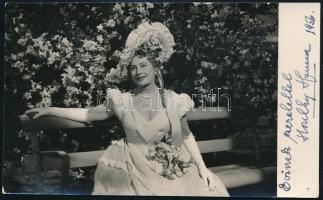 1956 Honthy Hanna (1893-1978) színésznő, primadonna fotója Marton Éva opera-énekesnőnek, a milánói Scala tagjának saját kezű dedikációjával