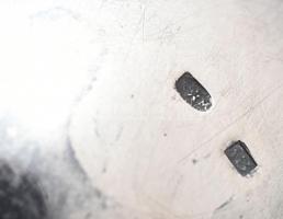 Ezüstözött alpakka teáskanna, figurális madaras kiöntő, fedelén makk motívum fa fogantyúval, egy hor...