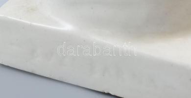 Búza Barna (Buzi Barnabás) (1910-2010): Éva. Porcelán, jelzett (még eredeti nevén szignózva), kopásn...