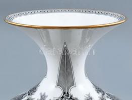 Jurcsák László által tervezett Hollóházi jelzett porcelán váza, kopásnyomokkal, m:23,5cm
