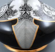 Jurcsák László által tervezett Hollóházi jelzett porcelán váza, kopásnyomokkal, m:23,5cm