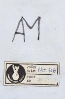 Férfi és nő. Mázas retro kerámia falikép, 2 db, mindkettő jelzett (AM), apró mázhibákkal, 22,5×11 cm