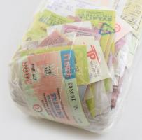 Zsákbamacska magyar és külföldi közlekedési jegyek, benne városi, helyközi, távolsági hajó, leginkáb...