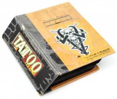 Tetováló fotóalbuma, kb. 40 db fotóval, 13x9 cm méretben