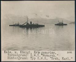 cca 1914-1918 Az Osztrák-Magyar Császári és Királyi Haditengerészet (K.u.K. Kriegsmarine) Monarch-osztályú partvédő páncélosai, az SMS Monarch (előtérben) és az SMS Budapest, illetve Erzherzog Karl-osztályú pre-dreadnought csatahajója (Schlachtschiff), az SMS Erzherzog Karl (háttérben) a Kotori-öbölben; feliratozott fotó, 20,5x16,5 cm / cca 1914-1918 The Austro-Hungarian Navys (K.u.K. Kriegsmarine) Monarch-class coastal defense ships, SMS Monarch (foreground) and SMS Budapest, and Erzherzog Karl-class pre-dreadnought battleship (Schlachtschiff), SMS Erzherzog Karl (background) in the Bay of Kotor (Bocche di Cattaro), photo, 20.5x16.5 cm
