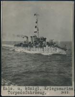 cca 1914-1918 Az Osztrák-Magyar Császári és Királyi Haditengerészet (K.u.K. Kriegsmarine) Huszár-osztályú rombolója (Zerstörer), feliratozott fotó, sarkain apró sérülésekkel, 21,5x17 cm / cca 1914-1918 A Huszár-class destroyer (Zerstörer) of the Austro-Hungarian Navy (K.u.K. Kriegsmarine), photo, minor damage on the corners, 21.5x17 cm