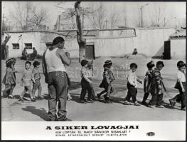 1971 ,,A siker lovagjai - Kik lopták el Nagy Sándor sisakját?" című szovjet film jelenetei és s...