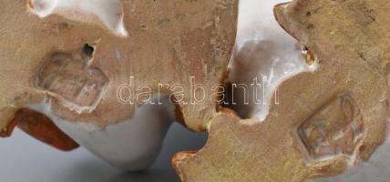 Izsépy mázas kerámia kacsa pár, kézzel festett, jelzett, a lábukon két helyen sérüléssel, m: 9 cm