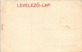 Budapest, Királyi vár, Mátyás templomhoz vezető lépcső, Országház. Magyar zászlós és címeres szecess...