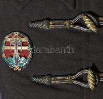 m, kir. honv. 1941M honvéd tüzér kistársasági atilla, csapattiszti jelvénnyel kis sérülésekkel. / Hu...