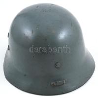 M. kir. honv. 1935M légoltalmi rohamsisak, csukaszürke festéssel. Béléssel, kompletten, megkímélt ál...
