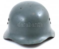 M. kir. honv. 1935M légoltalmi rohamsisak, csukaszürke festéssel. Béléssel, kompletten, megkímélt ál...