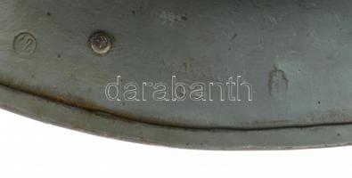 M. kir. honv. 1935M légoltalmi rohamsisak, csukaszürke festéssel. Béléssel, kompletten, megkímélt ál...