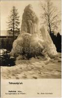 1917 Tátraszéplak, Tatranska Polianka, Westerheim (Tátra, Magas-Tátra, Vysoké Tatry); szökőkút télen. Dr. Guhr felvétele / Springbrunnen im Winter / fountain in winter in the High Tatras (EK)